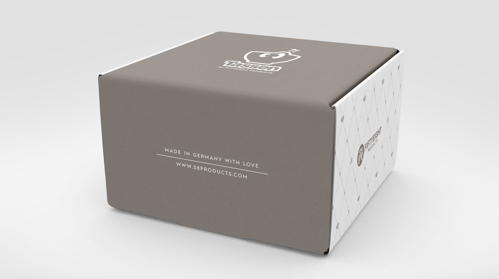  Und das was du jetzt siehst, ist erst der Anfang, wir arbeiten gerade noch daran, unsere Social Media Kanäle in die 58products.com-Seite zu integrieren – was das bedeutet brauchen wir ja nicht näher zu erläutern – Kundenmeinungen, Likes, Kommentare und News in Realtime auf unserer Seite integriert. „Unsere Stories, Filme und Social Media Posts waren ein zentrales inhaltliches Thema beim Relaunch und visuell sollten unsere News deutlich mehr in Richtung Magazin-Ästhetik gehen.“ sagt Marc Eckart dazu, der als geschäftsführender Partner bei FIFTYEIGHT für die Website und den Shop verantwortlich ist.  