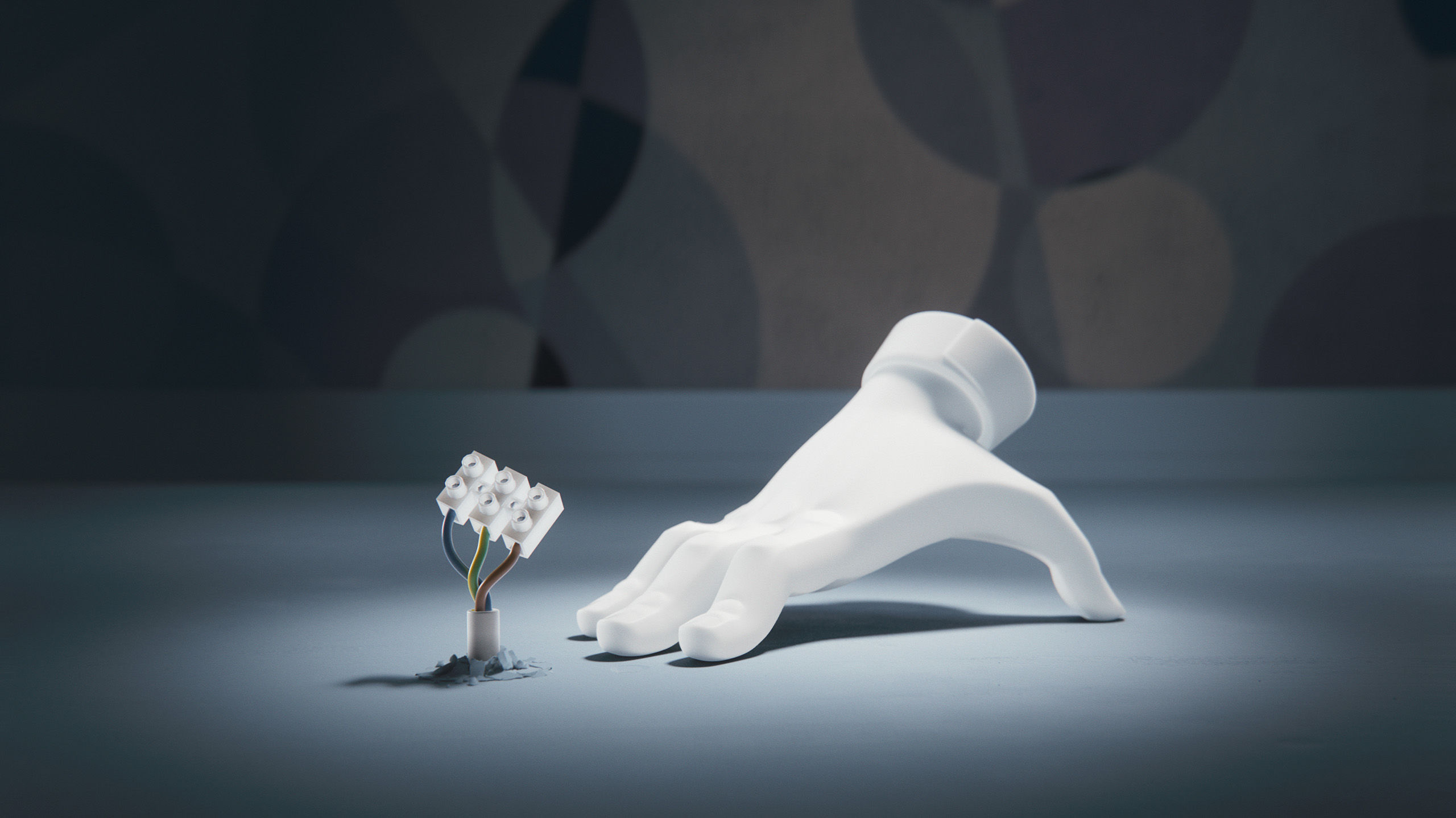  Und selbstverständlich haben wir CEELINGS alle unsere guten Gene mitgegeben. Fangen wir mit der Herkunft an: 100% Made in Germany – ökologisch und sozialverträglich. Mit Lokalkolorit und kurzen Wegen, denn alles – Design, Werkzeugbau, Produktion, Konfektionierung in einer Behindertenwerkstatt, bis hin zur Auslieferung in unser Zentrallager - passiert im Umkreis von 30 km um Frankfurt am Main herum. 